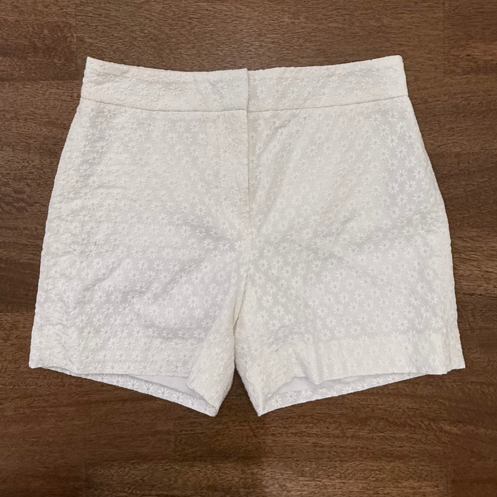 WHBM White Floral Eyelet Shorts Size 00 NWT Textured Daisy Summer Dressy